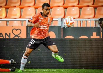 Le RC Lens entre en course pour Eli Junior Kroupi