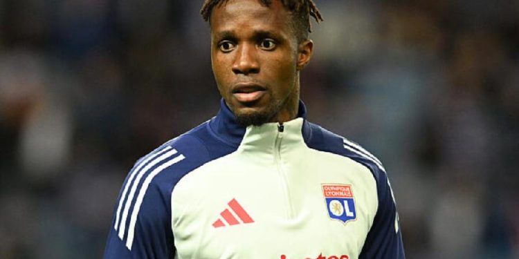 Pierre Sage calme le jeu avec Wilfried Zaha