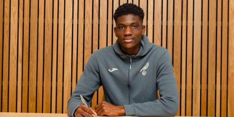 Norwich City officialise la prolongation de Uriah Djedje