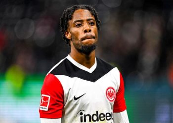 Elye Wahi sous pression après des débuts difficiles à l’Eintracht Francfort