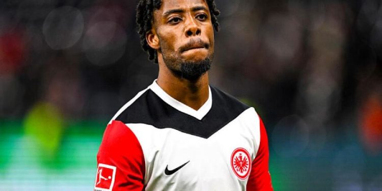 Elye Wahi sous pression après des débuts difficiles à l’Eintracht Francfort