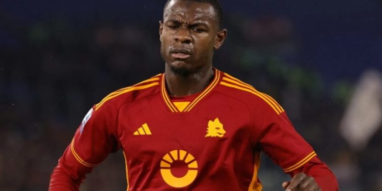 Evan Ndicka réfléchit à un départ vers la Premier League