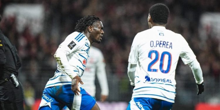 Abdoul Ouattara (a g.)