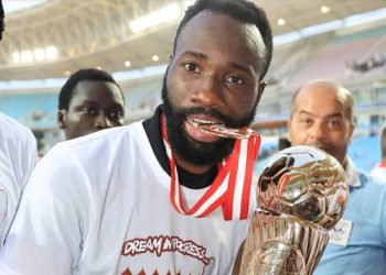 Ousmane Ouattara en route vers le Koweït SC