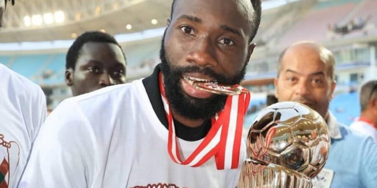 Ousmane Ouattara en route vers le Koweït SC