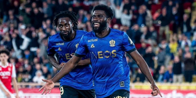 Jérémie Boga (à d.) et Evann Guessand