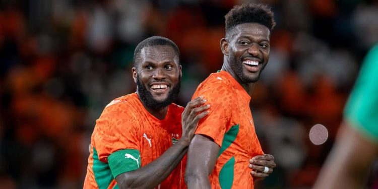 Franck Kessié et Ibrahim Sangaré (à d.). Page officielle des Eléphants de la Côte d'Ivoire sur Facebook