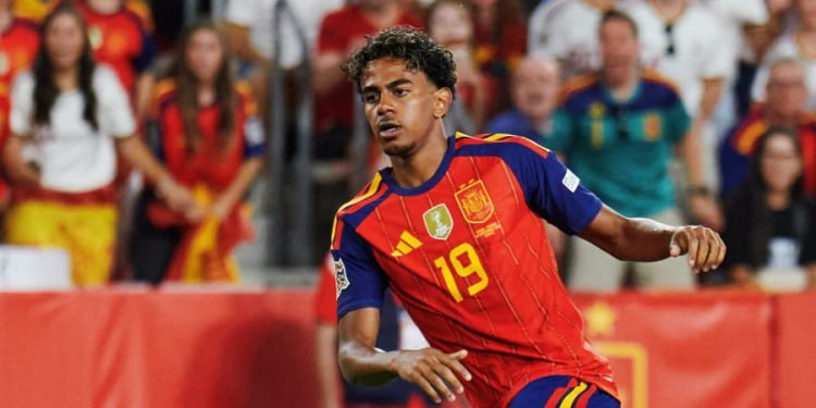 Lamine Yamal. Page officielle de l'équipe d'Espagne sur Facebook